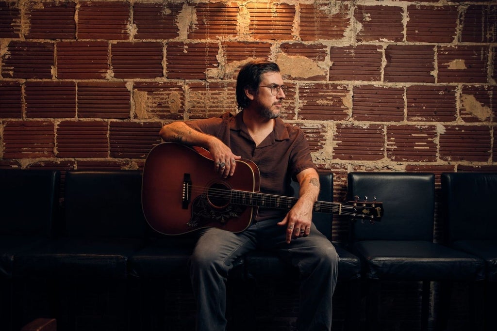 SUSTO: A Solo Show Live at Eddie’s Attic